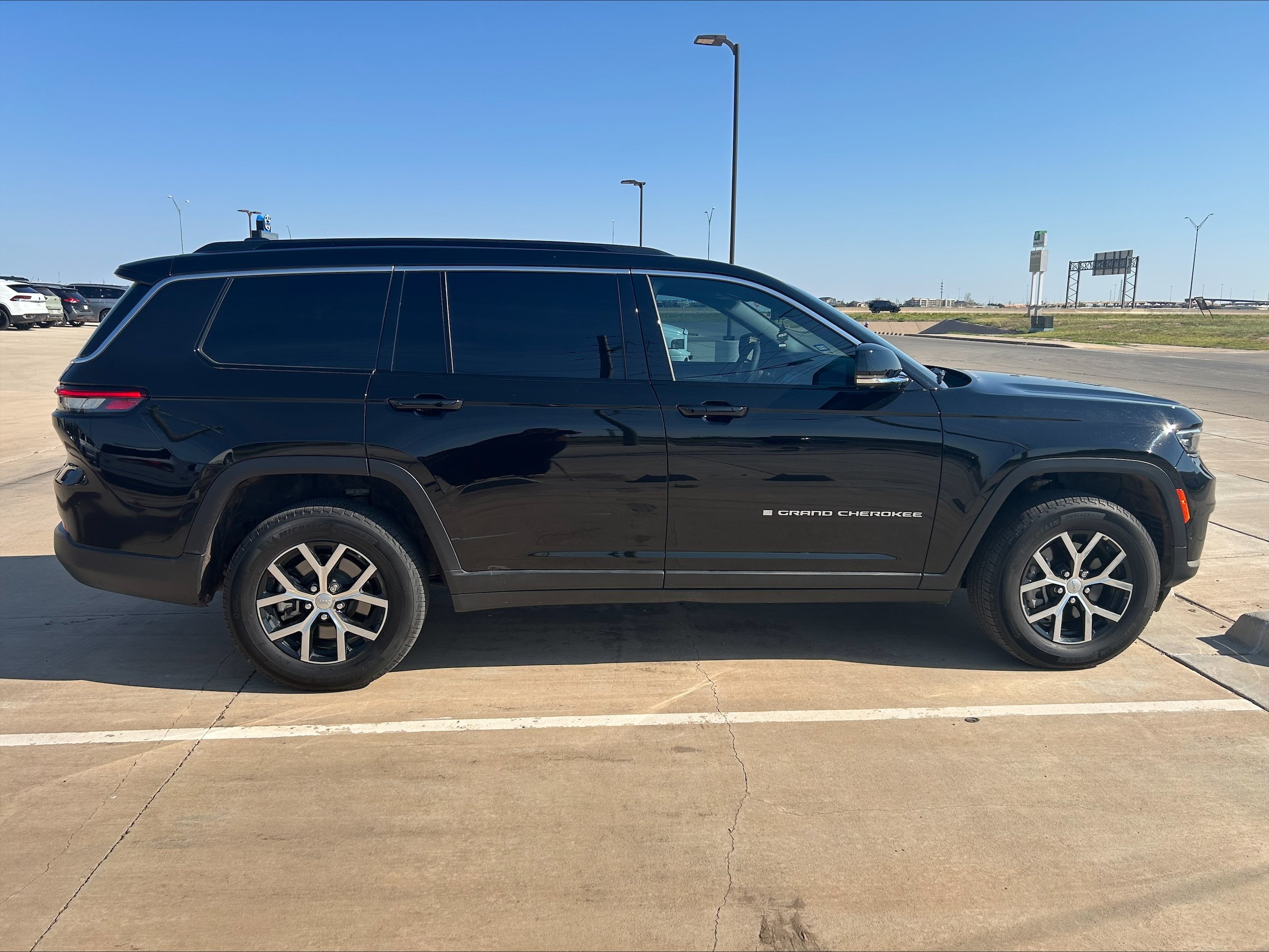 2024 Jeep Grand Cherokee L (Black)